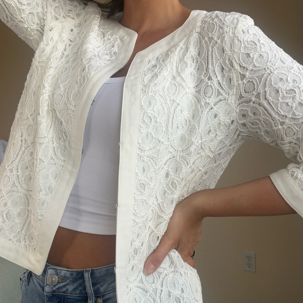 NWOT off white eyelet crotchet lace jacket with hook and eye closure